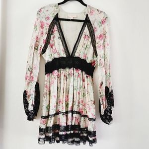 Rococo Sand Deep V-Neck lace Mini Dress sz M floral